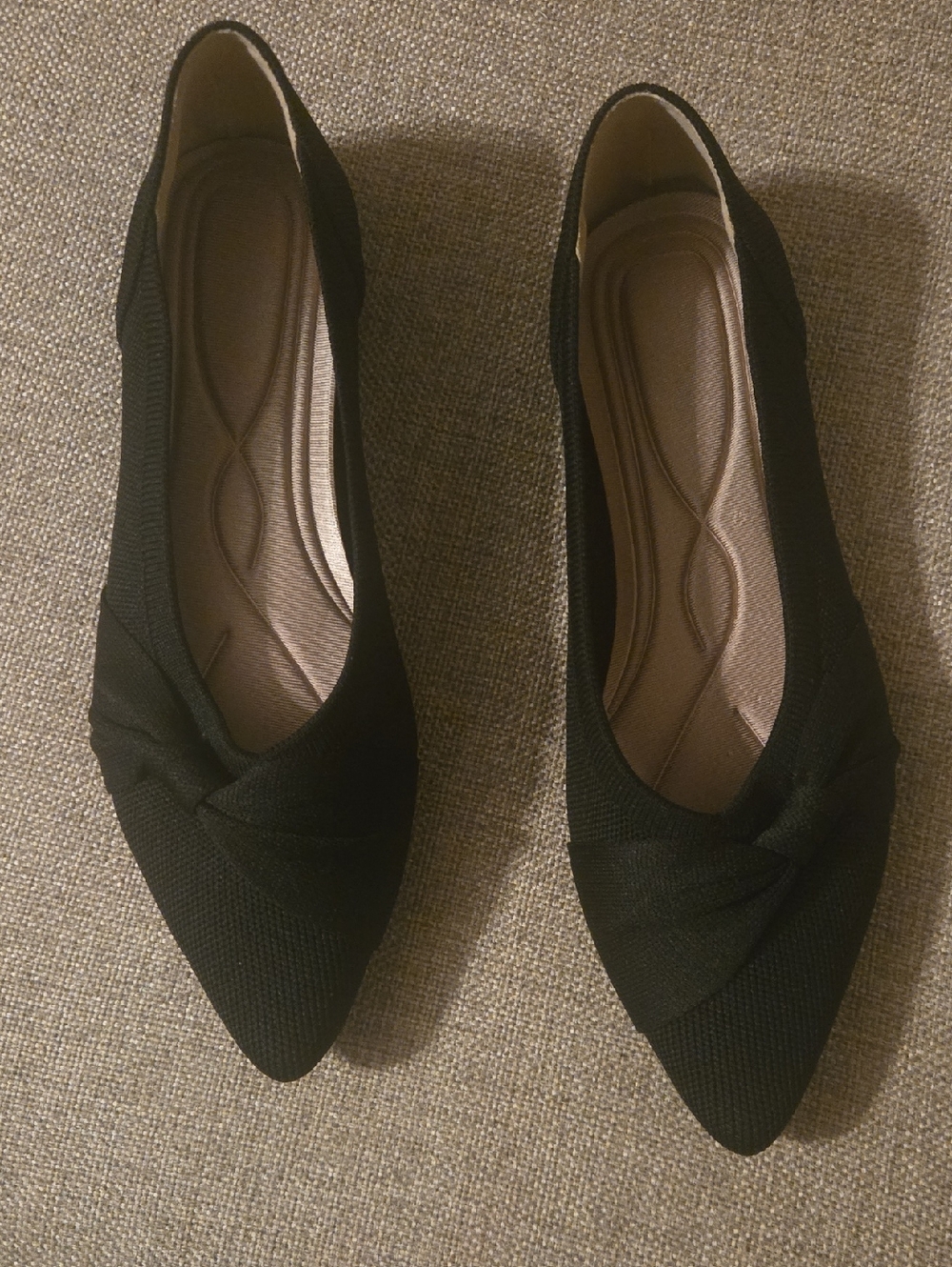 Black Women's Pointed Toe Knot Flats - Worn Once - VERY COMFORTABLE